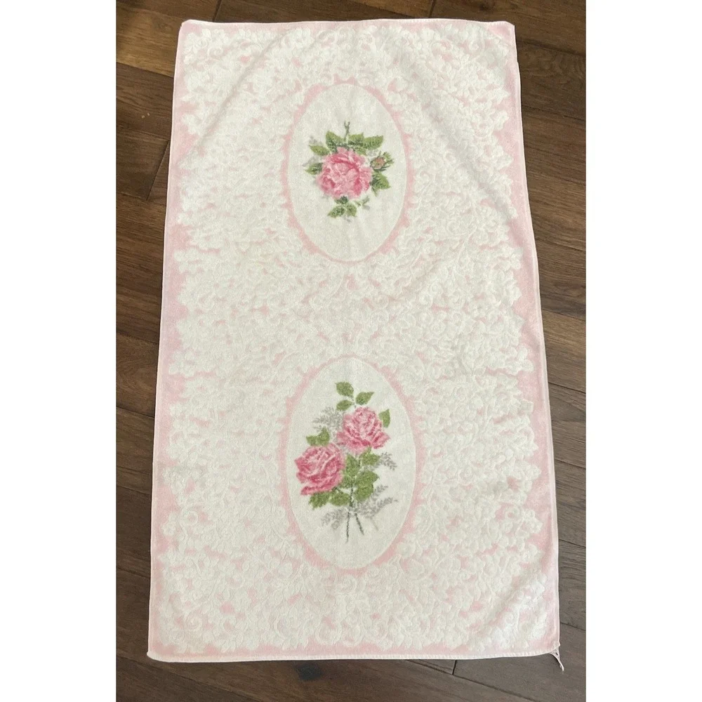 Vintage Cannon Royal Family Pink Rose Cotton Reversible Bath Towel 1950's‎